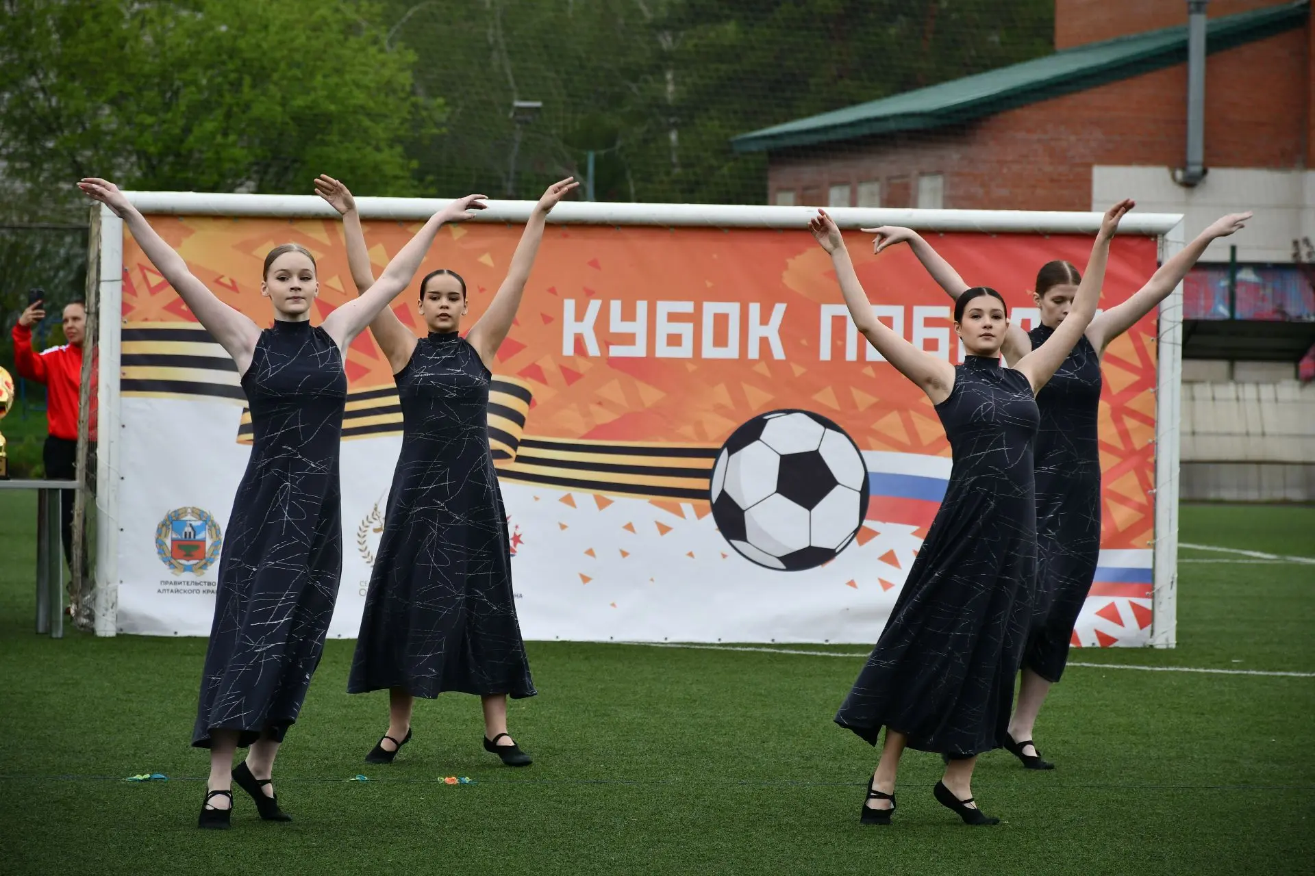 Детский «Кубок Победы» по футболу прошел в Барнауле в честь Дня Победы Детский «Кубок Победы» по футболу прошел в Барнауле в честь Дня Победы