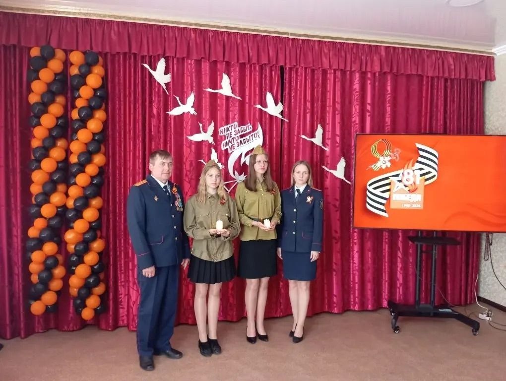 Заместитель руководителя Кулундинского межрайонного следственного отдела следственного управления Следственного комитета РФ по Алтайскому краю Алексей Тищенко и следователь Анна Анисимова посетили подшефный Михайловский... Заместитель руководителя Кулундинского межрайонного следственного отдела следственного управления Следственного комитета РФ по Алтайскому краю Алексей Тищенко и следователь Анна Анисимова посетили подшефный Михайловский...