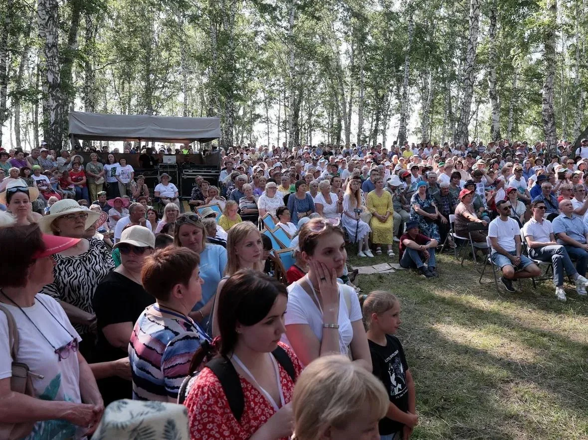 Виктор Томенко: Литературный фестиваль Роберта Рождественского пройдет традиционно в июне — с 18-го по 20-е Виктор Томенко: Литературный фестиваль Роберта Рождественского пройдет традиционно в июне — с 18-го по 20-е