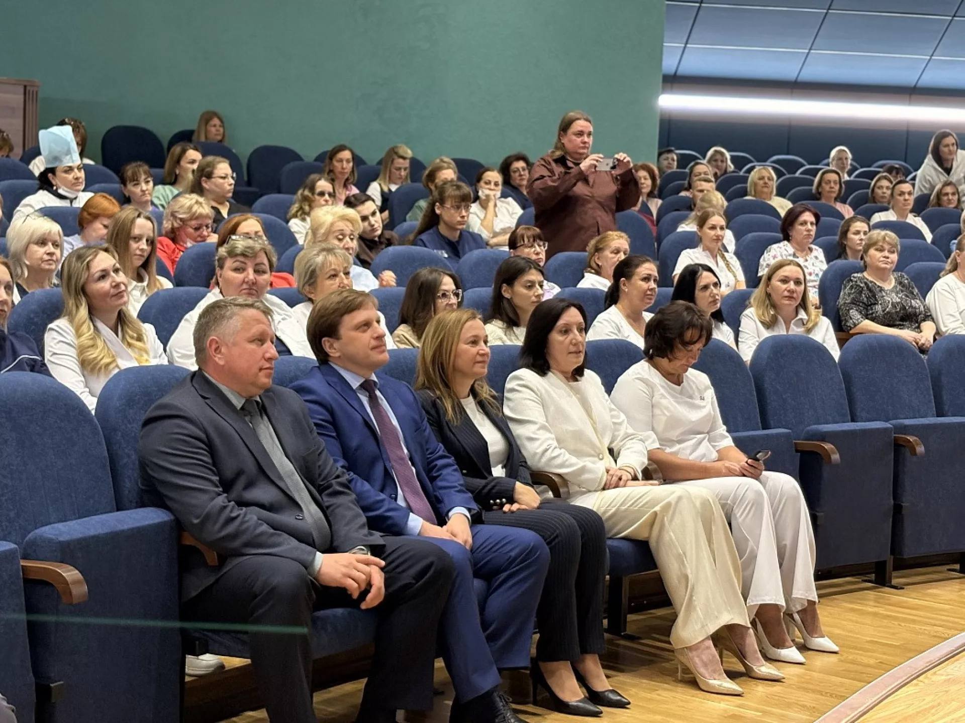 В Барнауле наградили медсестер в день профессионального праздника В Барнауле наградили медсестер в день профессионального праздника