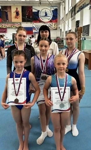 Воспитанницы рубцовской спортивной школы № 1 стали победителями и призёрами в краевых соревнованиях по спортивной гимнастике Воспитанницы рубцовской спортивной школы № 1 стали победителями и призёрами в краевых соревнованиях по спортивной гимнастике