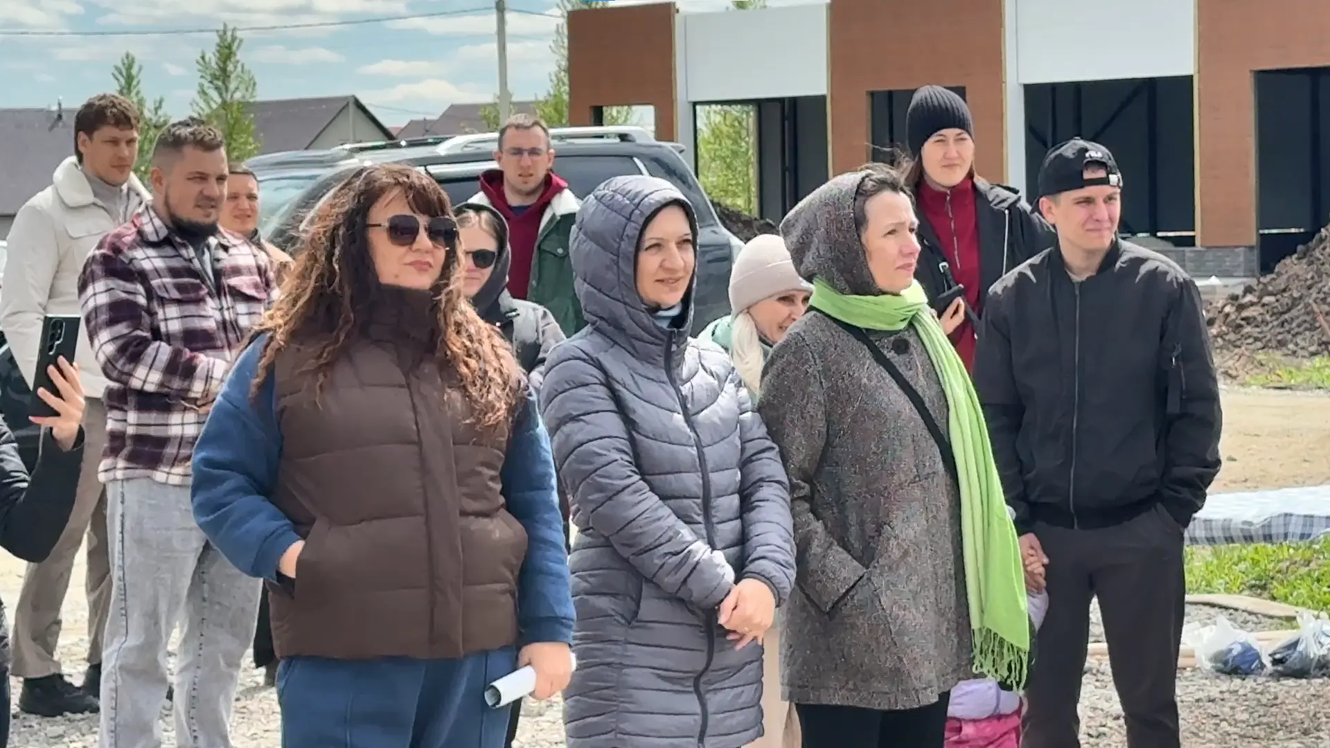 В барнаульском коттеджном посёлке высадили 300 именных сосен В барнаульском коттеджном посёлке высадили 300 именных сосен