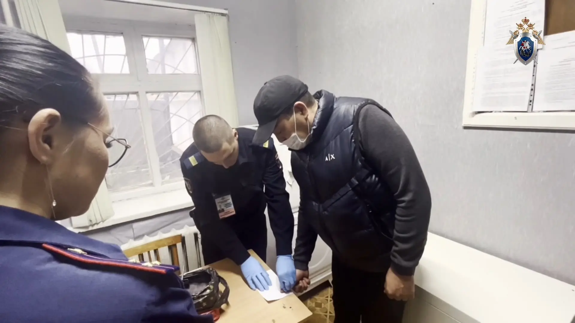 В Алтайском крае будут судить иностранцев за попытку вывезти краснокнижных соколов В Алтайском крае будут судить иностранцев за попытку вывезти краснокнижных соколов