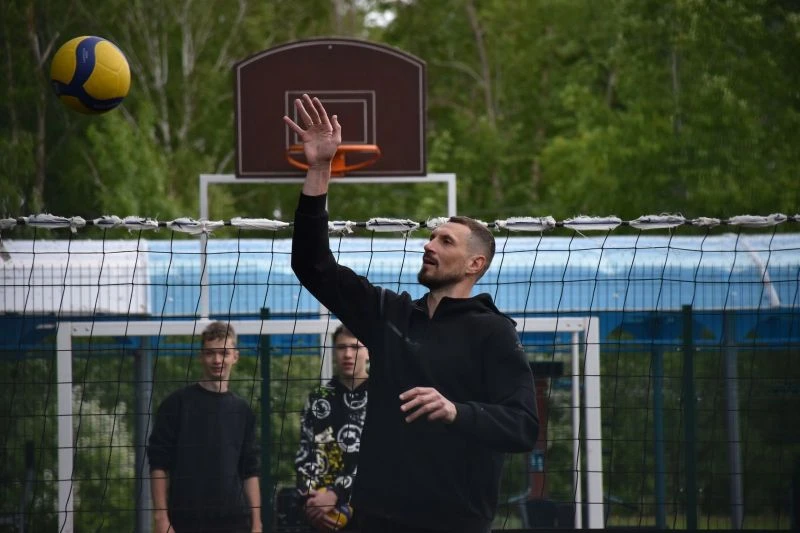 Игроки «Университета» провели мастер-класс для юных волейболистов из Шипуновского района Игроки «Университета» провели мастер-класс для юных волейболистов из Шипуновского района