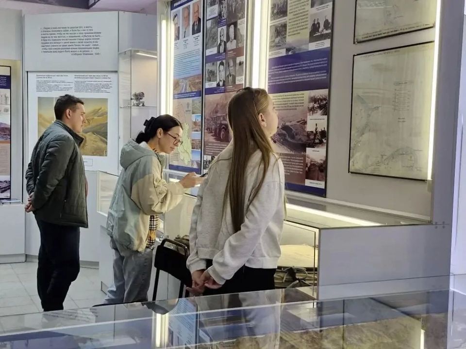 Порядка двух тысяч человек посетили музей «Дороги Алтая» в музейную ночь Порядка двух тысяч человек посетили музей «Дороги Алтая» в музейную ночь