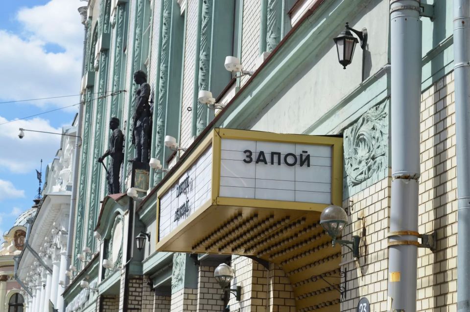 Нижний Новгород – город контрастов, где древний Кремль соседствует с ультрасовременными пространствами, а волжские просторы открываются сразу с нескольких набережных Нижний Новгород – город контрастов, где древний Кремль соседствует с ультрасовременными пространствами, а волжские просторы открываются сразу с нескольких набережных