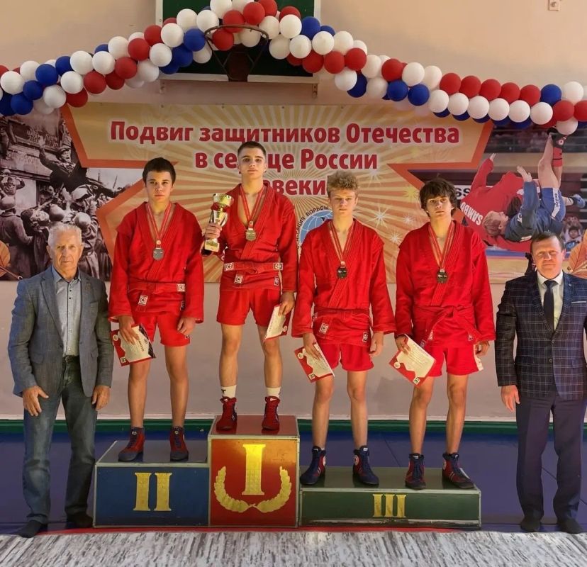 Бийские самбисты поборолись за Кубок Главы города Бийские самбисты поборолись за Кубок Главы города