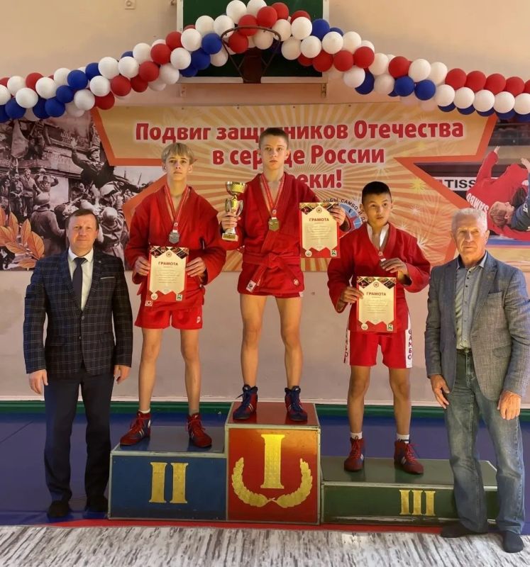 Бийские самбисты поборолись за Кубок Главы города Бийские самбисты поборолись за Кубок Главы города