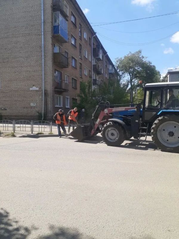 В Рубцовске продолжается весенняя уборка улично-дорожной сети В Рубцовске продолжается весенняя уборка улично-дорожной сети