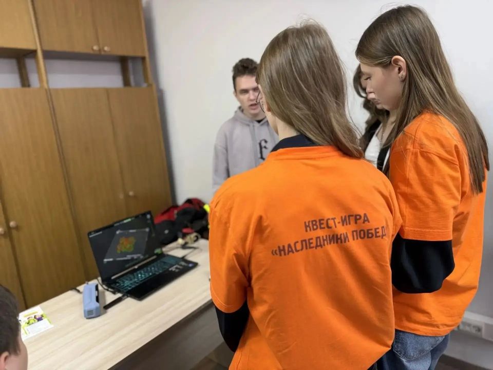 Масштабную историко-патриотическую квест-игру провели для юных волонтеров и юнармейцев Барнаула Масштабную историко-патриотическую квест-игру провели для юных волонтеров и юнармейцев Барнаула