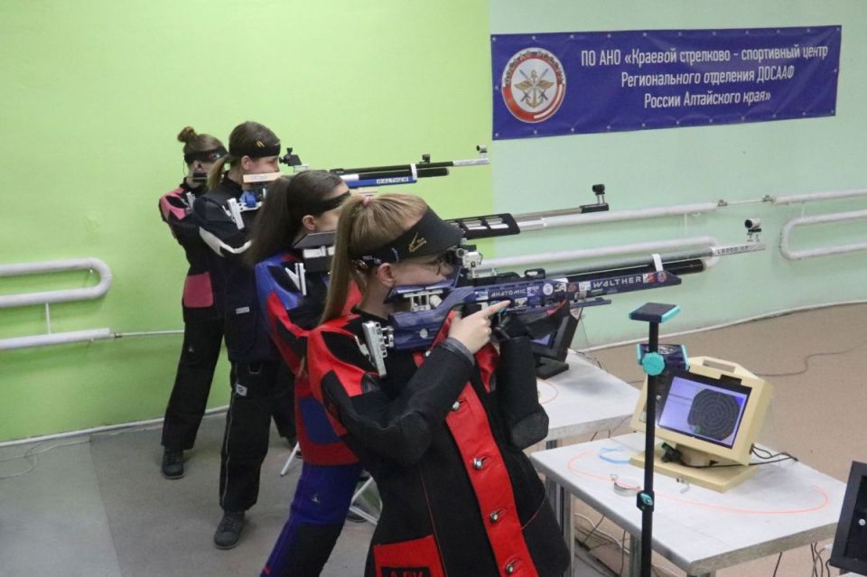 В Барнауле разыграли награды первенства Алтайского края по стрельбе из пневматического оружия