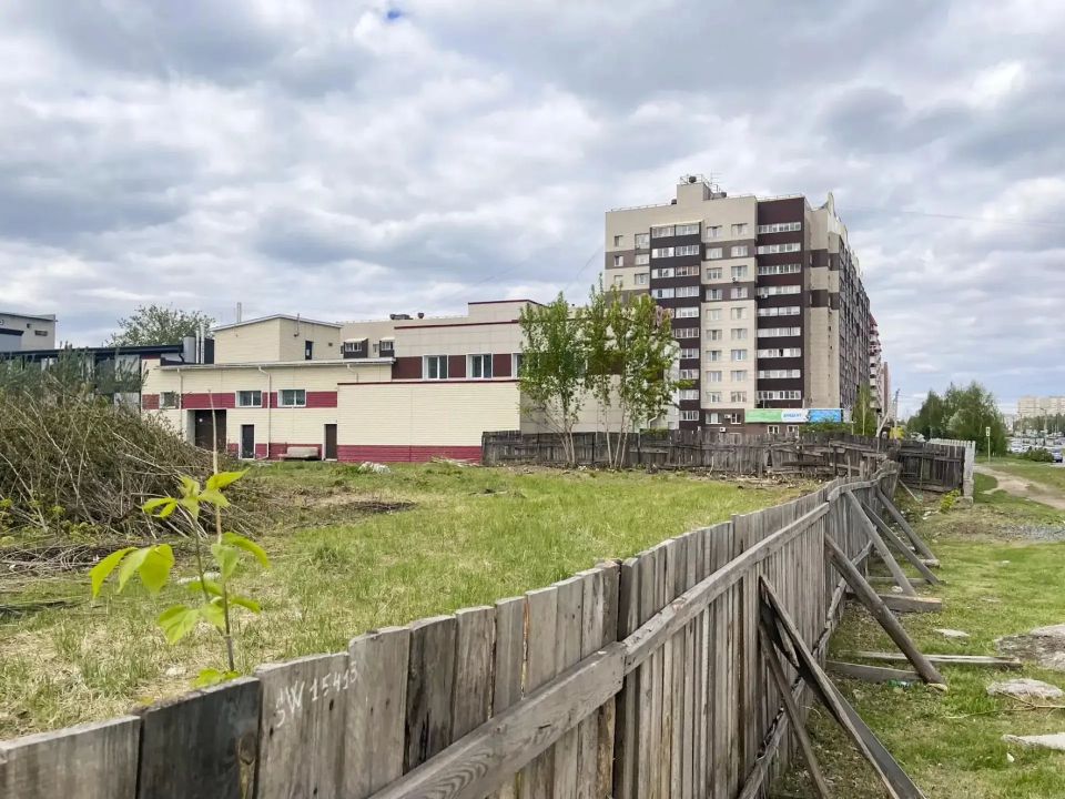 В Барнауле планируют избавиться от пустыря и заброшки напротив "Ашана" В Барнауле планируют избавиться от пустыря и заброшки напротив "Ашана"