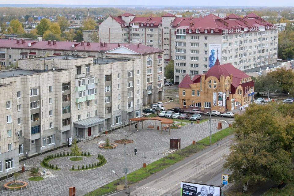 Площадь у библиотеки и краеведческого музея в Рубцовске стала новым местом притяжения Площадь у библиотеки и краеведческого музея в Рубцовске стала новым местом притяжения