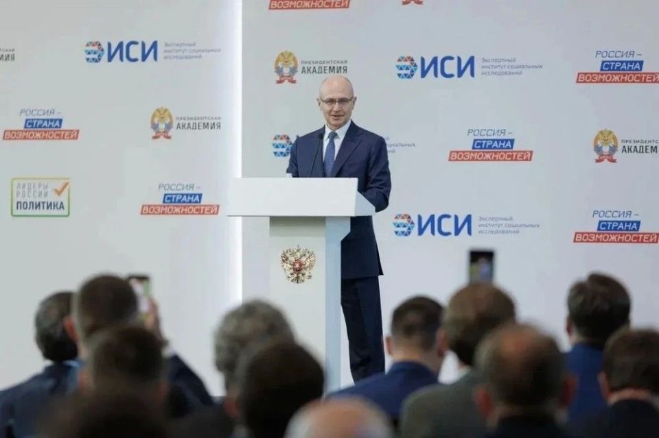 Вице-спикер АКЗС Денис Голобородько завершил обучение по программе «Лидеры России» Вице-спикер АКЗС Денис Голобородько завершил обучение по программе «Лидеры России»