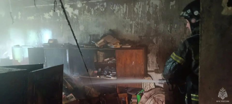 В Барнауле на пожаре спасены люди В Барнауле на пожаре спасены люди