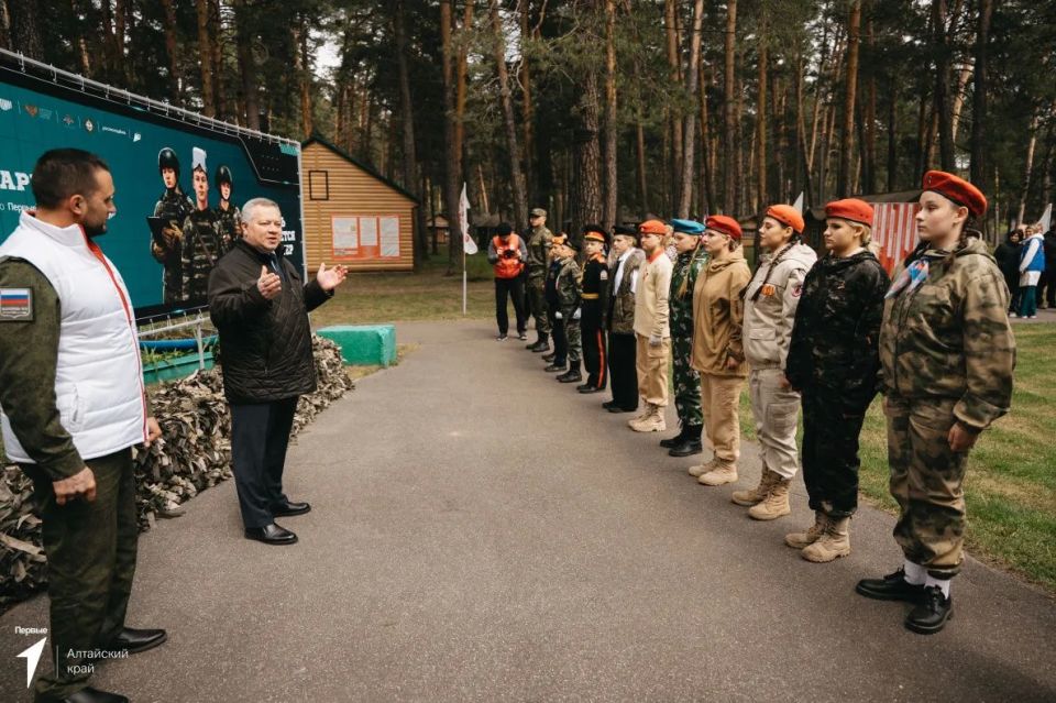 В Барнауле стартовал региональный этап Всероссийской военнопатриотической игры «Зарница 2.0» В Барнауле стартовал региональный этап Всероссийской военнопатриотической игры «Зарница 2.0»