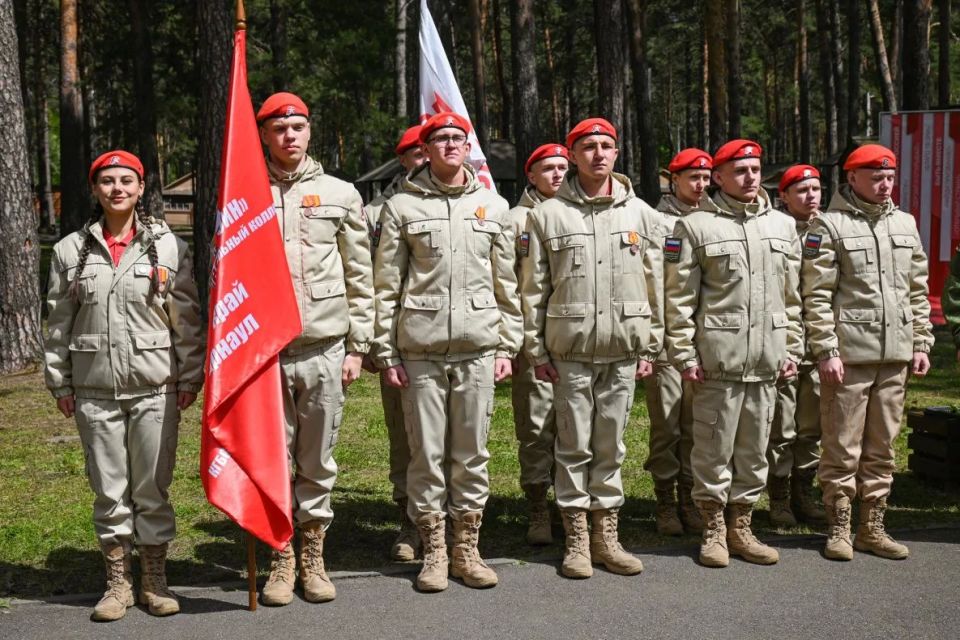 В Барнауле стартовал региональный этап Всероссийской военнопатриотической игры «Зарница 2.0» В Барнауле стартовал региональный этап Всероссийской военнопатриотической игры «Зарница 2.0»