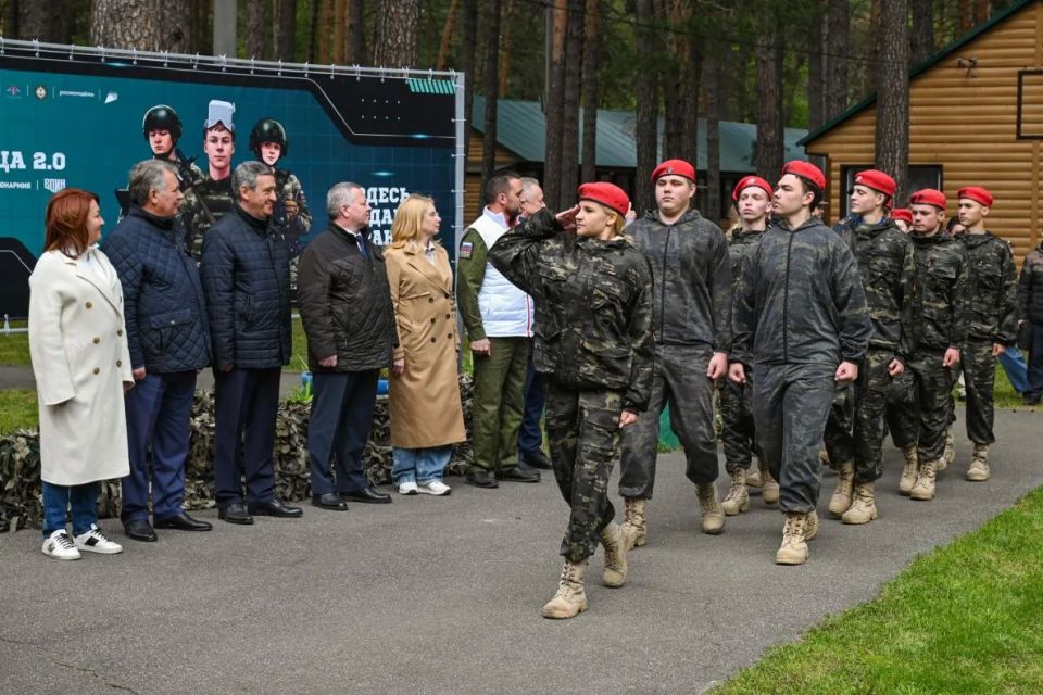 «Проведение военно-патриотической игры «Зарница 2.0» в Алтайском крае – это яркое свидетельство того, насколько высок интерес нашей молодежи к защите Родины и изучению ее истории «Проведение военно-патриотической игры «Зарница 2.0» в Алтайском крае – это яркое свидетельство того, насколько высок интерес нашей молодежи к защите Родины и изучению ее истории