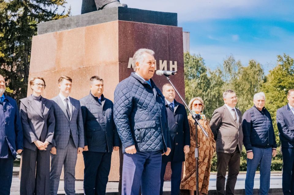 В Алтайском крае торжественно открыли 62-ой трудовой сезон студенческих отрядов и пятую трудовую четверть трудовых отрядов подростков В Алтайском крае торжественно открыли 62-ой трудовой сезон студенческих отрядов и пятую трудовую четверть трудовых отрядов подростков