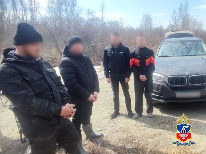 «МВД Медиа» сообщает:. В Алтайском крае полицейские задержали гастролёров из Кузбасса при оборудовании наркотайника с крупной партией гашиша Сотрудники отдела по противодействию наркоугрозе в сети Интернет Управления по...