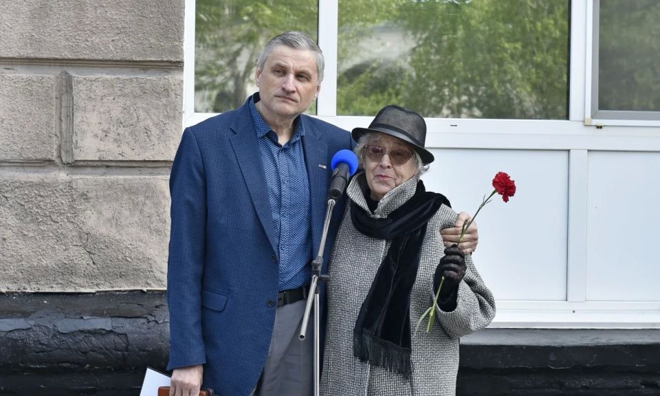 Директор Алтайского краевого радиотелевизионного передающего центра Сергей Козлов отметил достижения современной телеиндустрии региона: Директор Алтайского краевого радиотелевизионного передающего центра Сергей Козлов отметил достижения современной телеиндустрии региона: