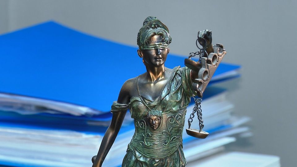 Шалость ребенка обернулась лишением свободы для жителя Алтайского края
