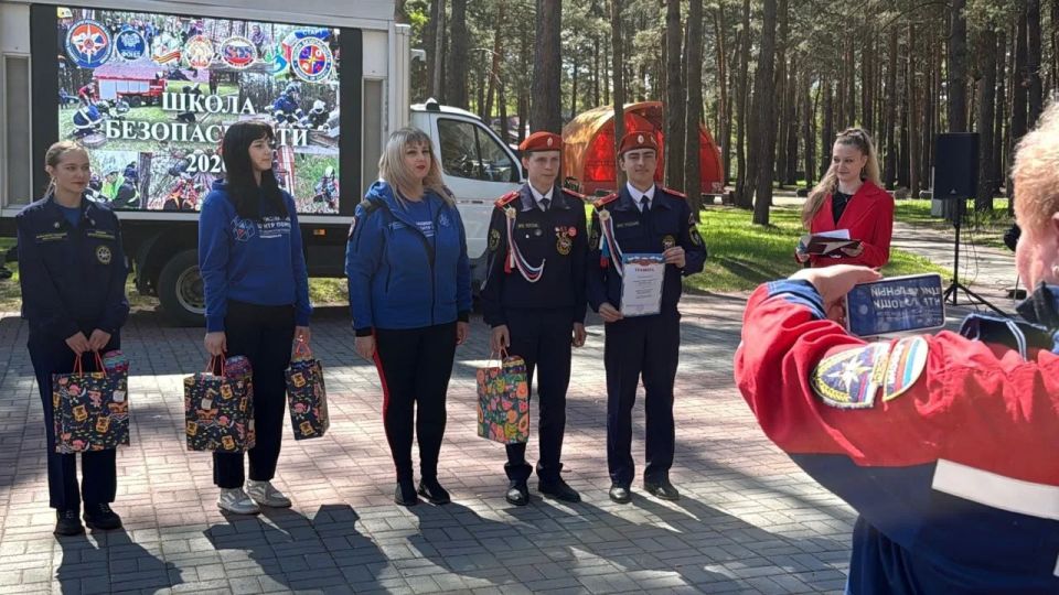 В Барнауле прошли краевые соревнования «Школа безопасности – 2026» В Барнауле прошли краевые соревнования «Школа безопасности – 2026»
