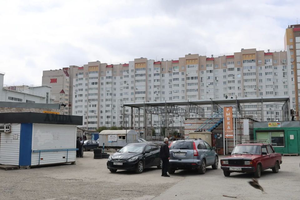 В Барнауле между ТЦ "Весна" и "Огни" строят новый торговый центр В Барнауле между ТЦ "Весна" и "Огни" строят новый торговый центр