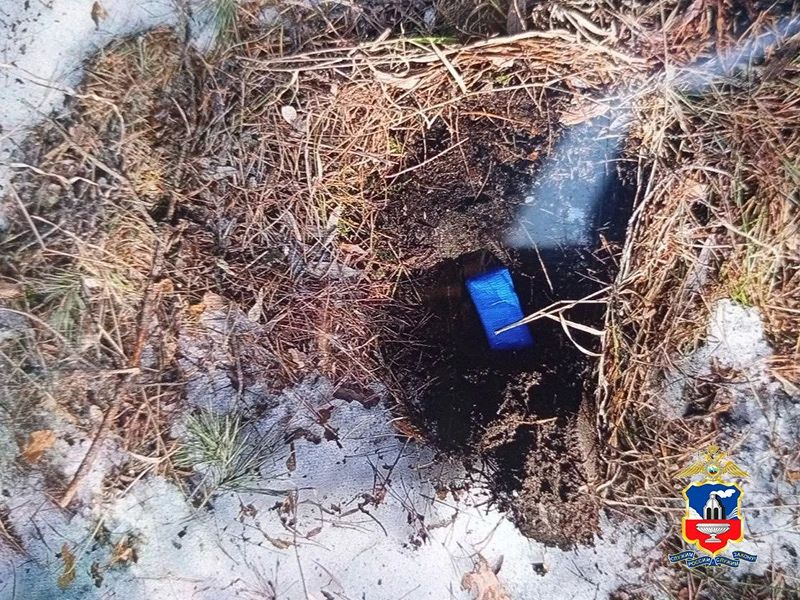 «МВД Медиа» сообщает:. В Алтайском крае полицейские задержали гастролёров из Кузбасса при оборудовании наркотайника с крупной партией гашиша Сотрудники отдела по противодействию наркоугрозе в сети Интернет Управления по... «МВД Медиа» сообщает:. В Алтайском крае полицейские задержали гастролёров из Кузбасса при оборудовании наркотайника с крупной партией гашиша Сотрудники отдела по противодействию наркоугрозе в сети Интернет Управления по...