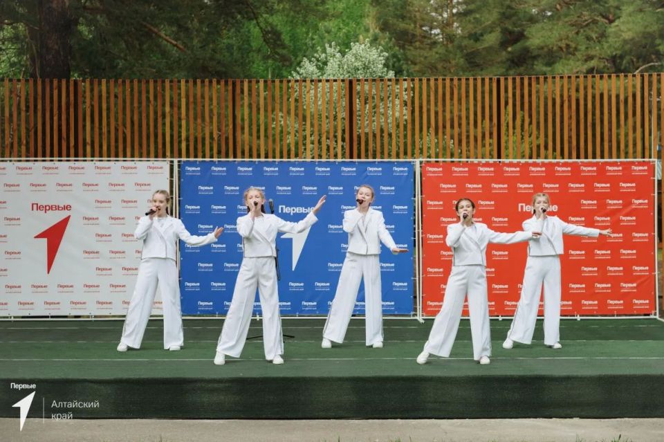 «Проведение военно-патриотической игры «Зарница 2.0» в Алтайском крае – это яркое свидетельство того, насколько высок интерес нашей молодежи к защите Родины и изучению ее истории