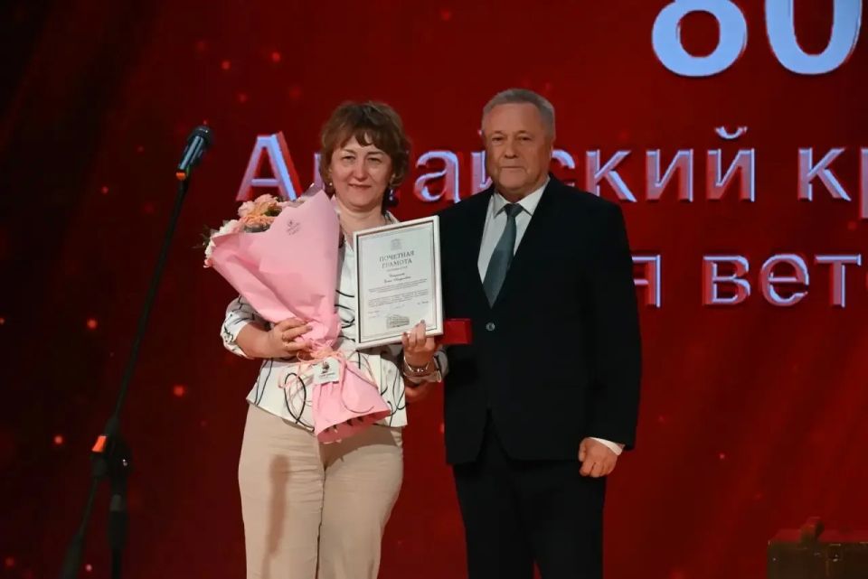 Алтайский краевой госпиталь для ветеранов войн отметил 80-летие Алтайский краевой госпиталь для ветеранов войн отметил 80-летие