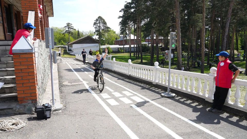 «Безопасное колесо – 2026»: в Бийске определили лучших юных инспекторов движения «Безопасное колесо – 2026»: в Бийске определили лучших юных инспекторов движения