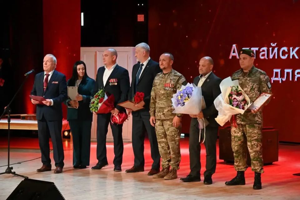 Алтайский краевой госпиталь для ветеранов войн отметил 80-летие Алтайский краевой госпиталь для ветеранов войн отметил 80-летие