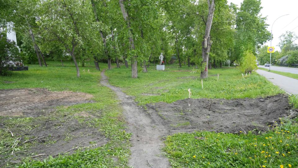 Дорогие бийчане!. В сквере при обелиске на месте расстрела подпольной организации Петра Мерлина начались работы Дорогие бийчане!. В сквере при обелиске на месте расстрела подпольной организации Петра Мерлина начались работы
