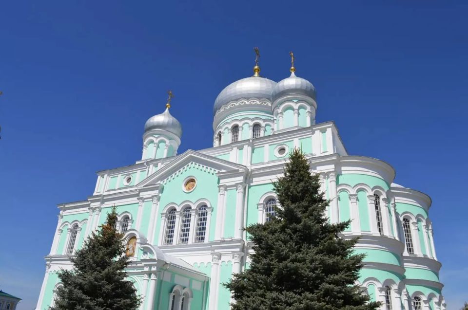 Село Дивеево — четвертый удел Богородицы и одна из главных святынь России Село Дивеево — четвертый удел Богородицы и одна из главных святынь России