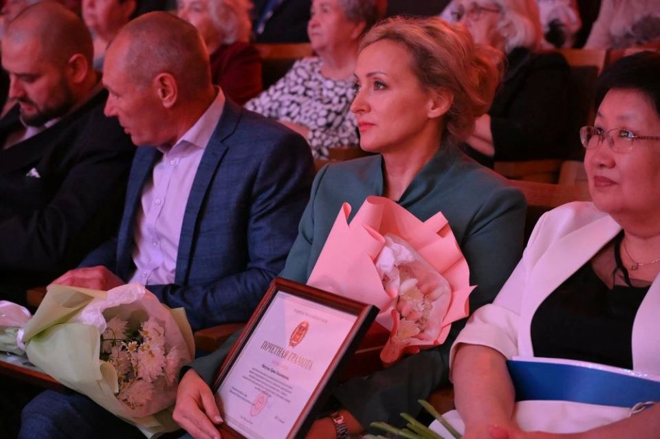 Александр Романенко поздравил персонал краевого госпиталя ветеранов войн со 80-летием медучреждения Александр Романенко поздравил персонал краевого госпиталя ветеранов войн со 80-летием медучреждения