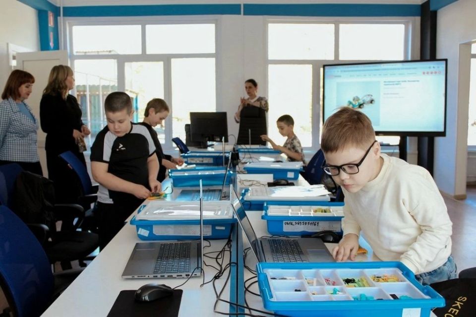 Опыт работы молодежных организаций обсудили депутаты Алтайского Заксобрания и Барнаульской гордумы на выездном заседании в Заринске Опыт работы молодежных организаций обсудили депутаты Алтайского Заксобрания и Барнаульской гордумы на выездном заседании в Заринске