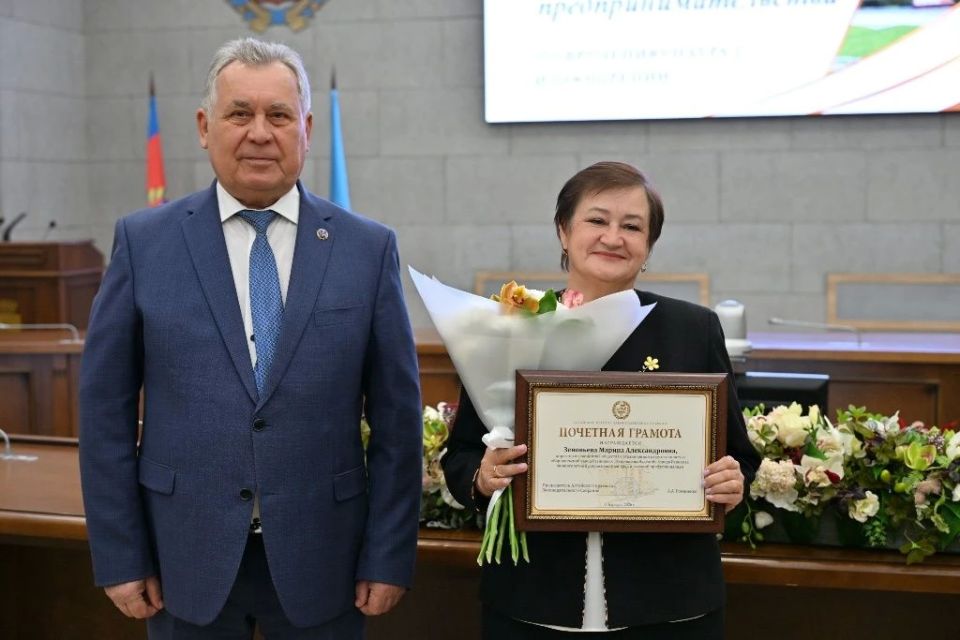 Александр Романенко поздравил барнаульских предпринимателей с профессиональным праздником Александр Романенко поздравил барнаульских предпринимателей с профессиональным праздником