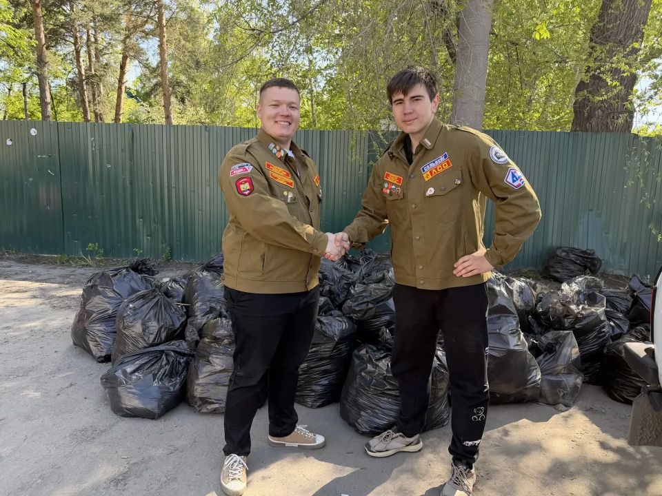 На территории Центрального района продолжается работа по уборке прилегающих территорий к предприятиям потребительского рынка и социально-значимым объектам