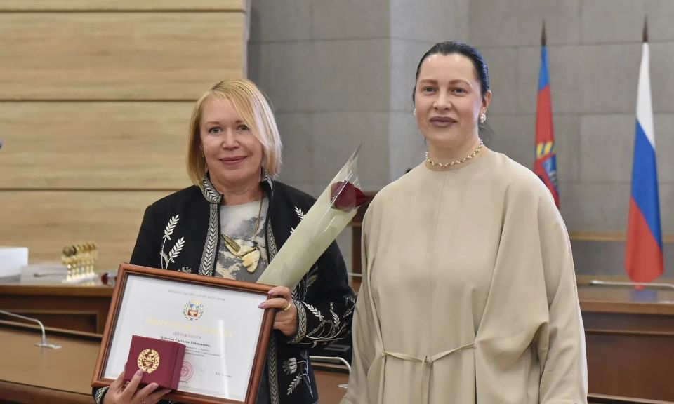 В администрации Барнаула наградили предпринимателей в преддверии профессионального праздника В администрации Барнаула наградили предпринимателей в преддверии профессионального праздника