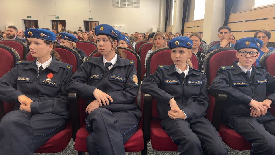 Военкор Алексей Ивлиев рассказал курсантам БЮИ о журналистском братстве на передовой Военкор Алексей Ивлиев рассказал курсантам БЮИ о журналистском братстве на передовой