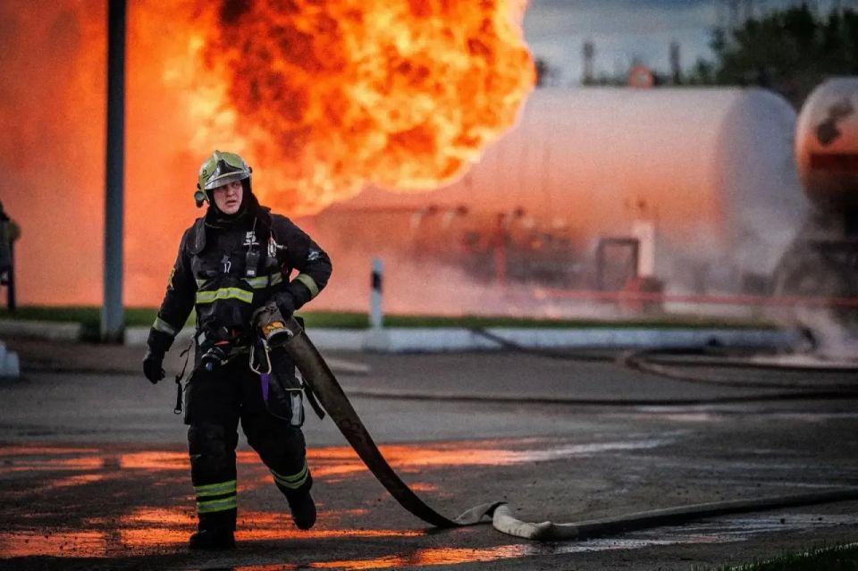 Пожар на газовой автозаправке произошел в Барнауле Пожар на газовой автозаправке произошел в Барнауле