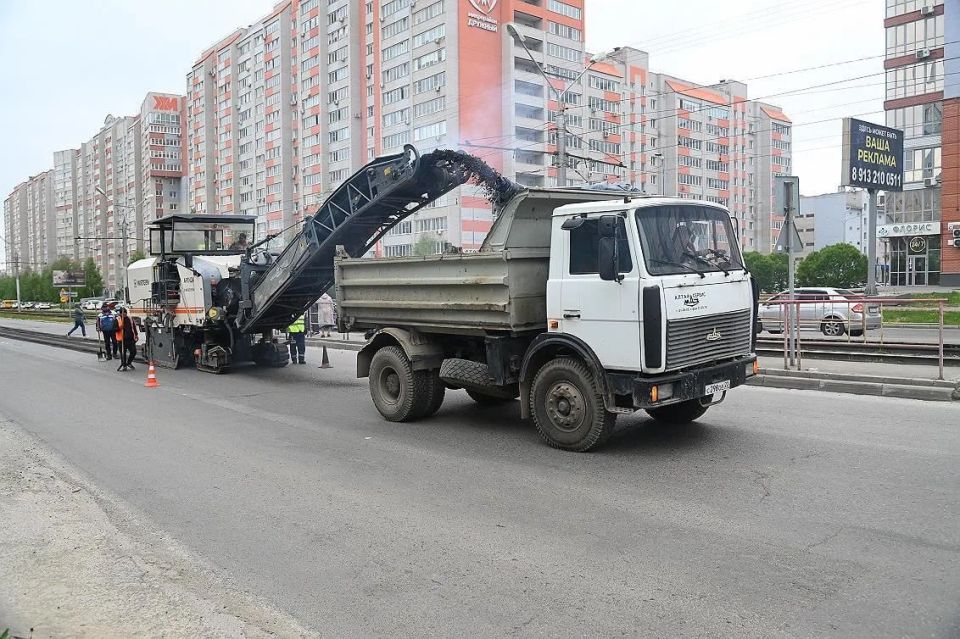 В Барнауле начали ремонтировать улицу Попова за 112,3 млн рублей В Барнауле начали ремонтировать улицу Попова за 112,3 млн рублей