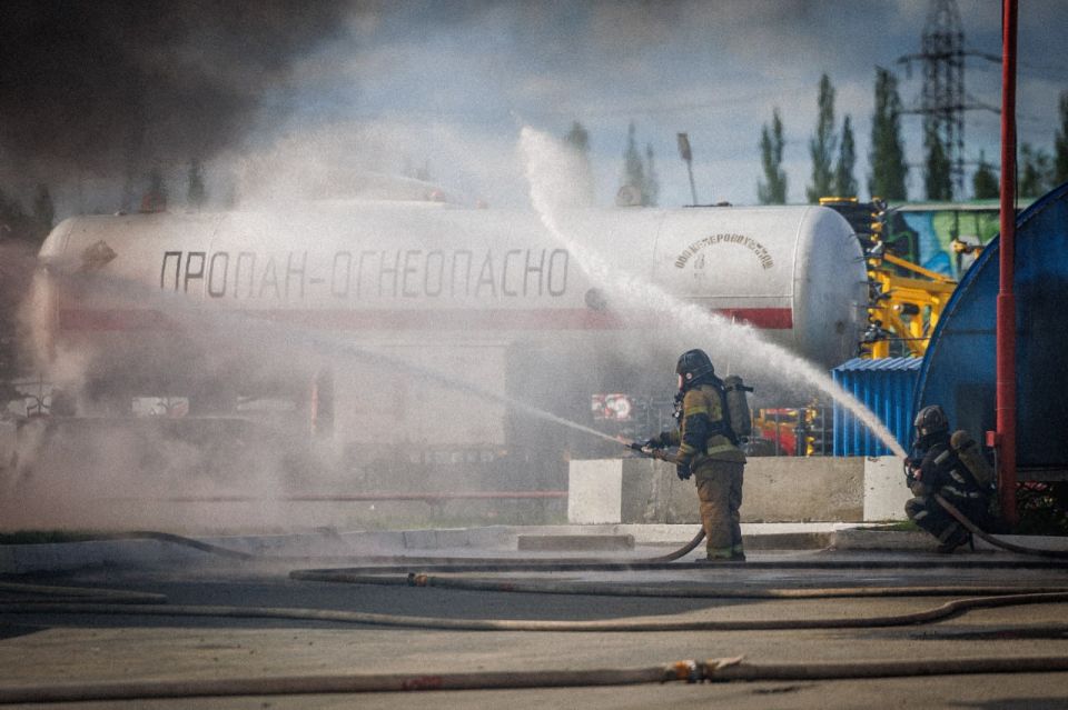 В Барнауле на проспекте Энергетиков произошел пожар на газовой заправочной станции В Барнауле на проспекте Энергетиков произошел пожар на газовой заправочной станции