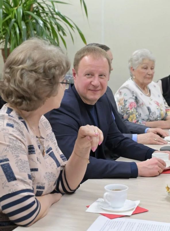 Виктор Томенко: Больше 300 отрядов «серебряных» волонтеров занимаются общественными проектами по всему нашему Алтайскому краю Виктор Томенко: Больше 300 отрядов «серебряных» волонтеров занимаются общественными проектами по всему нашему Алтайскому краю