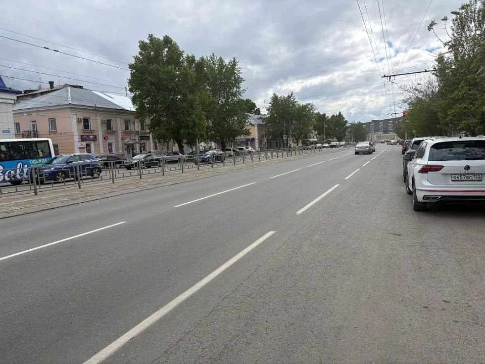 В Барнауле продолжаются работы по нанесению дорожной разметки В Барнауле продолжаются работы по нанесению дорожной разметки