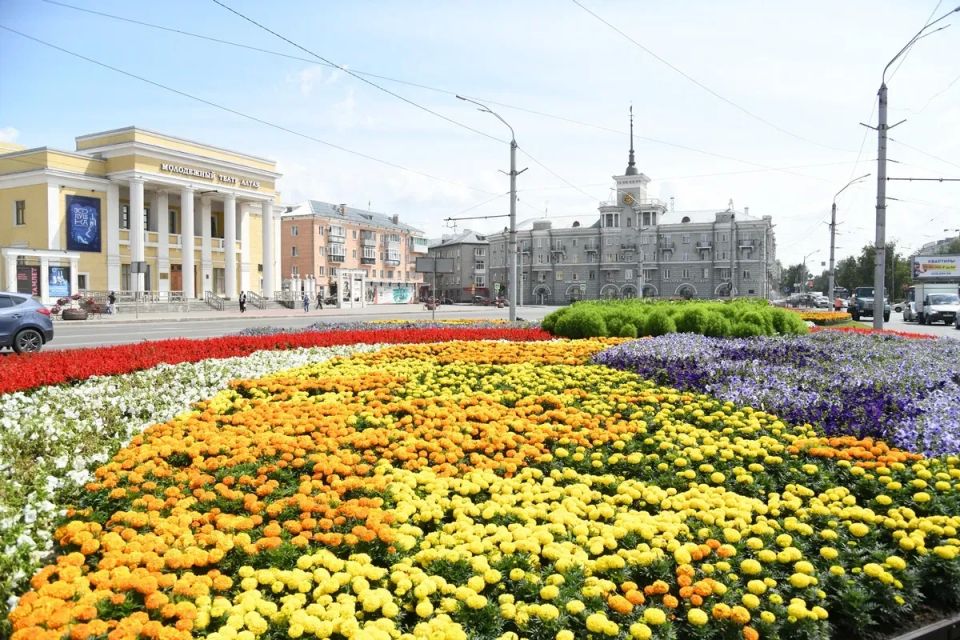 В Барнауле началась высадка однолетних цветочных растений