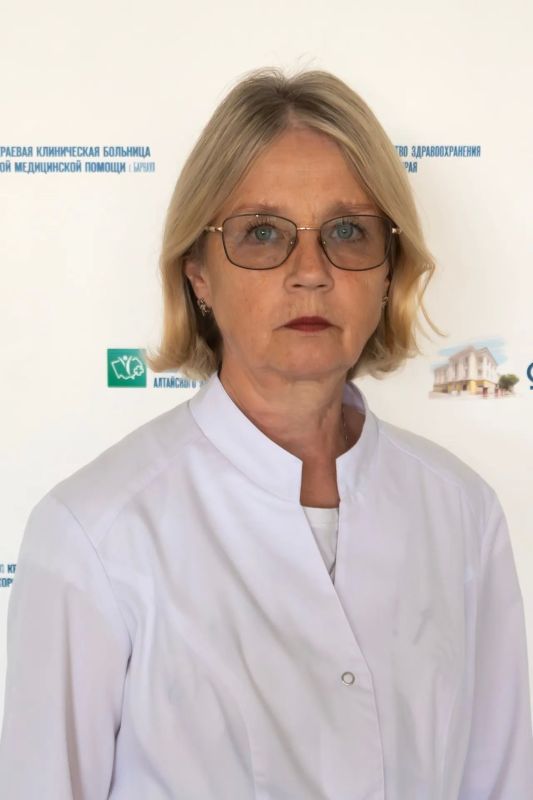 Звание «Заслуженный врач России» присвоили двум специалистам из Алтайского края