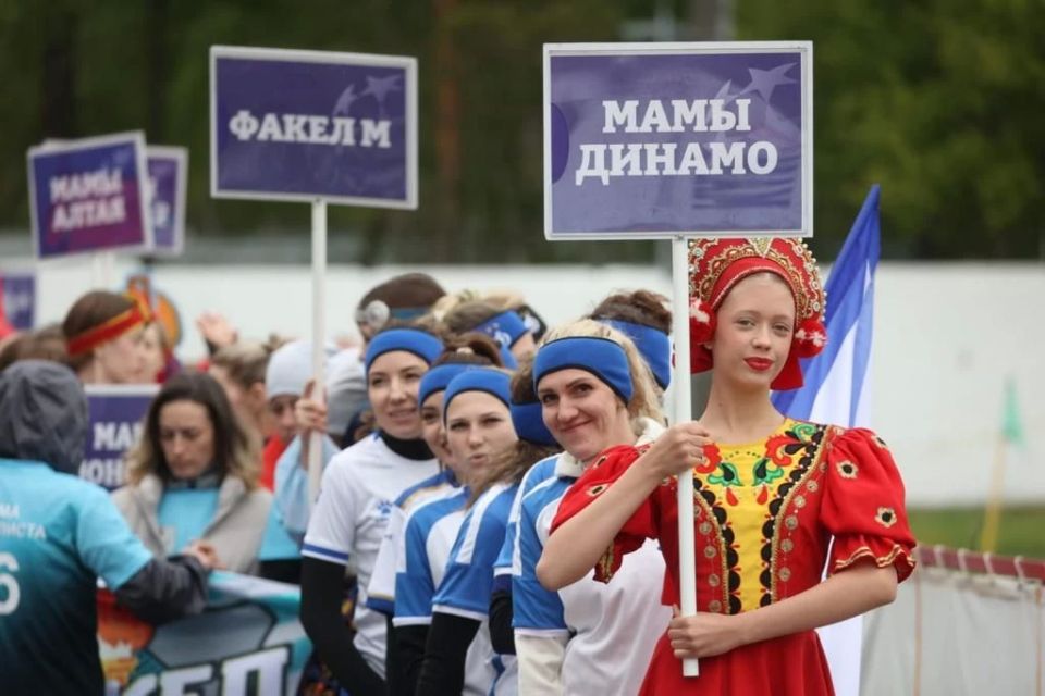 В Барнауле прошел турнир по женскому футболу «Лига мам» В Барнауле прошел турнир по женскому футболу «Лига мам»