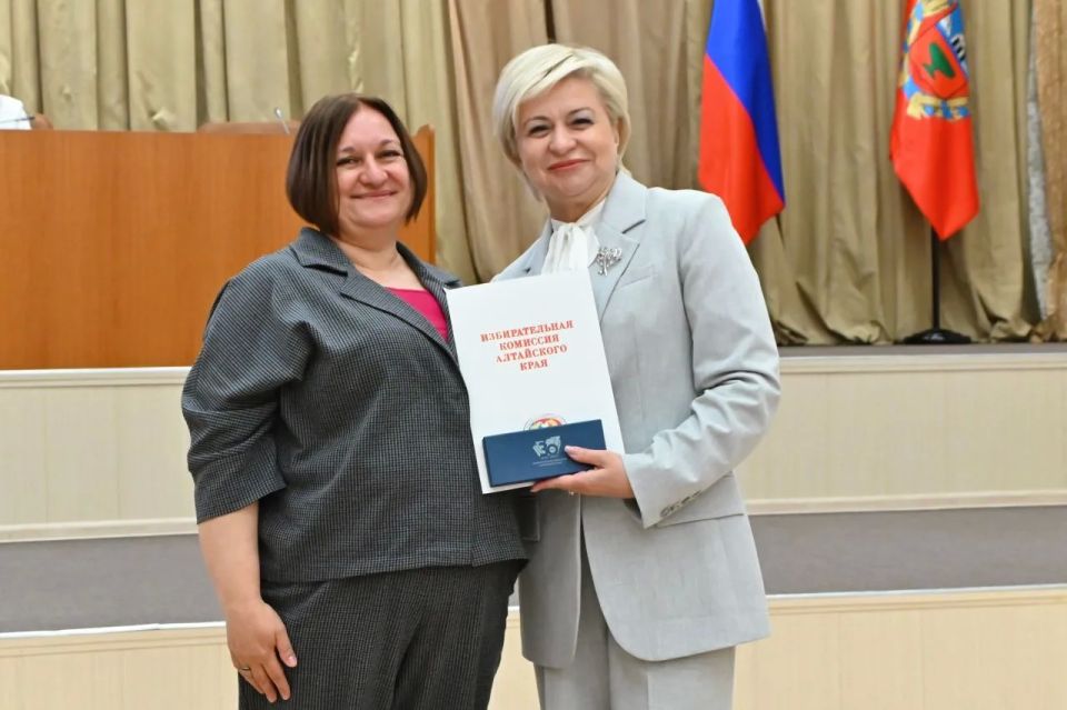 Наградами Избирательной комиссии Алтайского края отмечены представители научно-преподавательского сообщества региона Наградами Избирательной комиссии Алтайского края отмечены представители научно-преподавательского сообщества региона